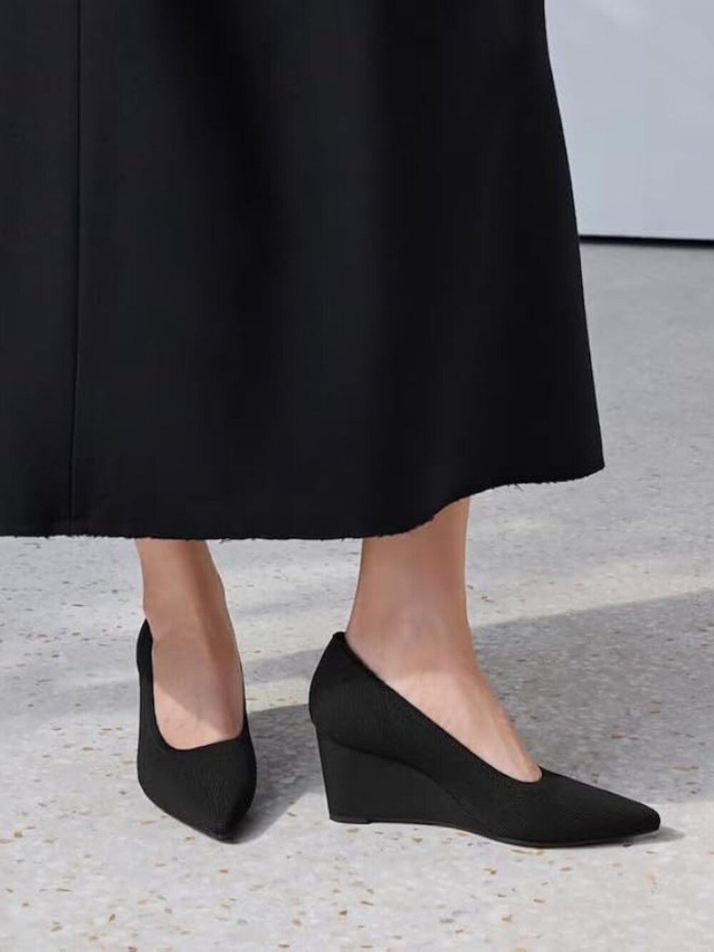 Vivaia Deborah Pointed Toe Wedge in Black Size 8.5